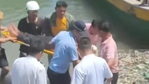 Guangxi Man Survives Adrift at Sea for Seven Days
