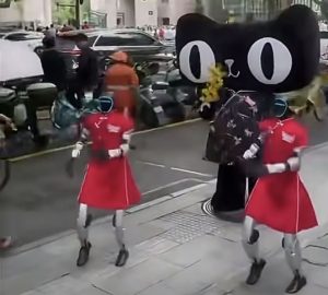 Robots Cheer On Students for China's Gaokao
