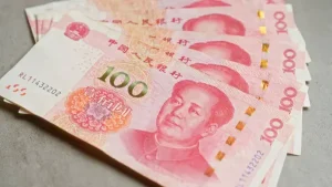 Bank Returns Money to Man After Weather Destroys 100,000 Yuan