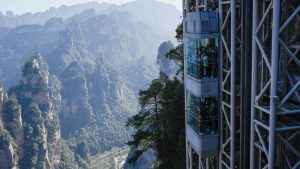 New Cliff Elevator Helps Students Attend School in Yunnan