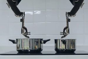 Robot Chef Prepares Master Dishes With AI in Hunan