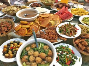 2,000 People Attend Festival Dinner in Ningxia